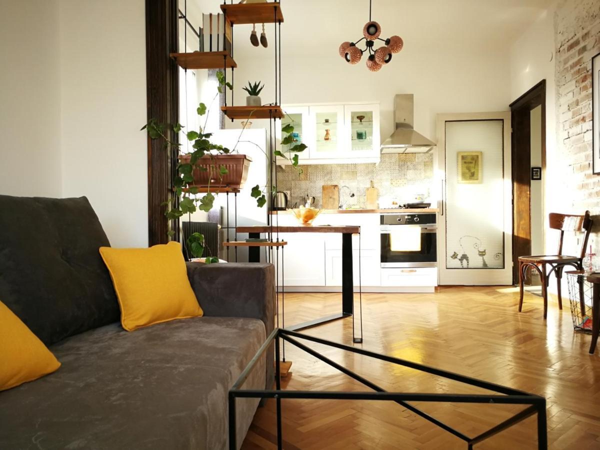 Sunny Downtown Apartment For 4 Σόφια Εξωτερικό φωτογραφία